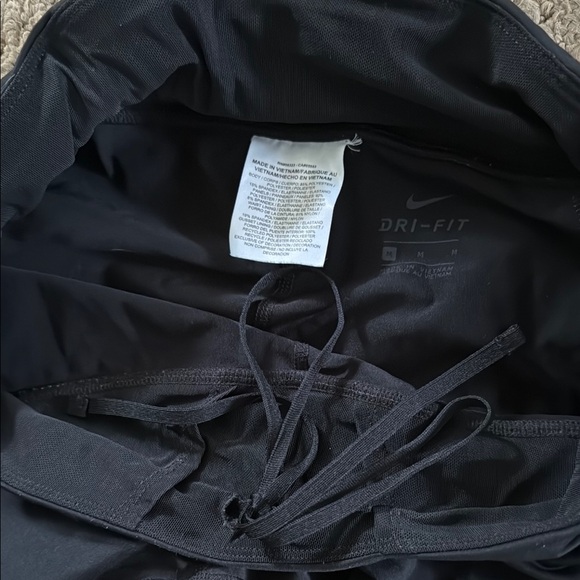 Nike Black Athletic Leggings - Picture 7 of 7